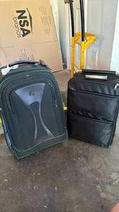 lot 2502 image: 2 Piece Luggage Set Rolling Suitcases