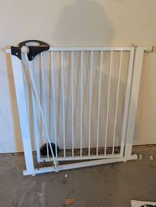 lot 2609 image: Safety Gate with Hardware