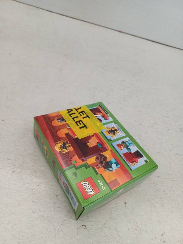 LEGO Minecraft The Nether Lava Battle Building Set 21266