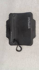 lot 10718 image: Waterproof Belt Wallet, Black