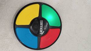 lot 10720 image: Hasbro Simon Handheld Electronic Game