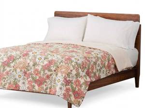 lot 10735 image: Berkshire Down Alternative Filled Blanket Floral, Twin
