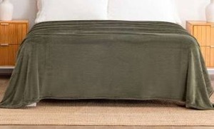 lot 10742 image: Berkshire Bed Blanket, Queen Size