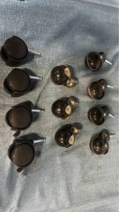 lot 2033 image: Assortment of 2 Stem Mount Swivel Casters.