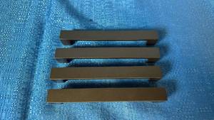 lot 2061 image: Lot of 4 Gold Cabinet or Drawer Pull Handles.