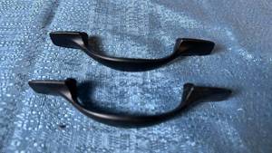 lot 2071 image: Lot of 2 Black Cabinet or Drawer Pull Handles.