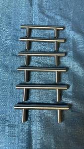 lot 2078 image: Lot of 6 Chrome Cabinet or Drawer Pull Handles.