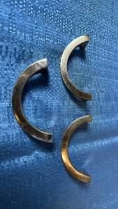 lot 2106 image: Lot of 3 Brass Cabinet or Drawer Pull Handles.