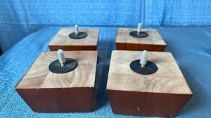 lot 2138 image: Lot of 4 Square Wooden Furniture Feet.