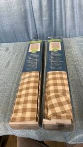 lot 3058 image: Achim Buffalo Check Roman Indoor Cordless Taupe Polyester Light Filtering Window Roman Pleated Shade  64  L x 31  W, LOT OF 2