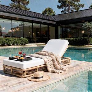 lot 122 image: Outdoor Chaise Lounge Chair, Adjustable Pool Lounge Chairs6-Pos Patio Recliner, Brown Wicker Woven Rope, Lounger for Poolside Pool Porch Sunbathing, Beige - Retail $269