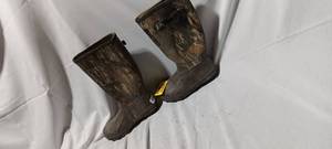 lot 34820 image: Tall rubber camo rain boot size 7
