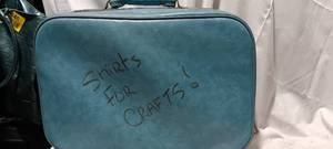 lot 34842 image: Blue travel suitcase with zippers