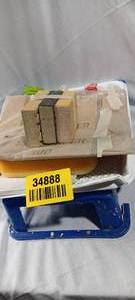 lot 34888 image: Bundle of paint supplies, large sponge, paint tray, sandpaper sheets, sandpaper blocks