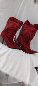 lot 34900 image: Womens red suede heels size 8