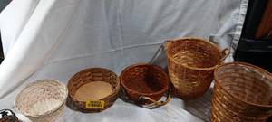 lot 34903 image: Set of 5 wicker baskets in various sizes
