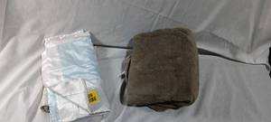 lot 34909 image: Silk white and blue blanket, brown fiber blanket