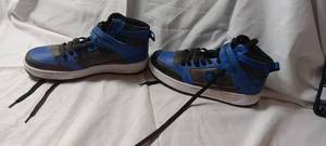 lot 34929 image: Mens Champion blue and gray SIZE 10