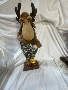 lot 34535 image: Cute Stuffed Holiday Moose Set