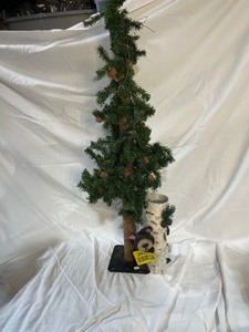 lot 34545 image: Pine Christmas Tree with Bear Candle Holder