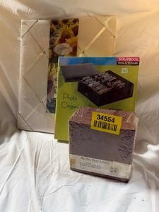 lot 34554 image: Scrapbooking and Photo book albums