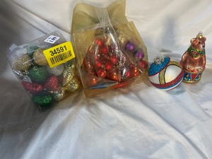 lot 34591 image: Lot of misc Christmas supplies.