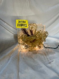 lot 34594 image: Vintage clear arcrylic small light up accent.