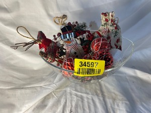 lot 34597 image: Christmas tree decorations