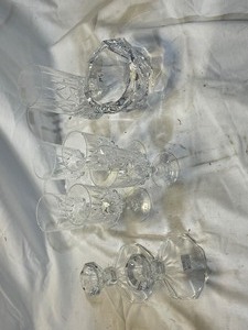 lot 34611 image: lot of crystal glassware