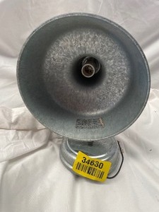 lot 34630 image: Vintage Outdoor Shop Hanging Light Fixture.