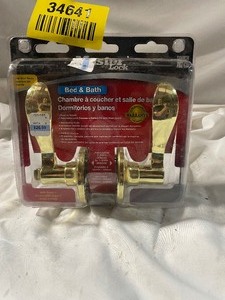 lot 34641 image: Master lock bed and bath door handles set