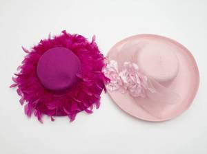 lot 3843 image: Decorative Fascinator Hats with Feather & Floral Trim