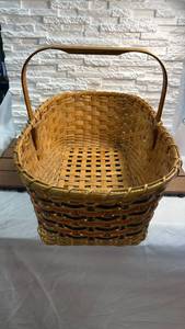 lot 1 image: Woven Basket with Handle