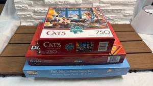 lot 2 image: Lot of 3 Jigsaw Puzzles