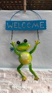 lot 48 image: Frog Hanging Welcome Sign