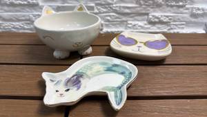 lot 49 image: Cat-Themed Ceramic Dishware Set