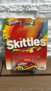 lot 70 image: Hot Wheels Skittles Deco Delivery Die-Cast Car X8360-0814