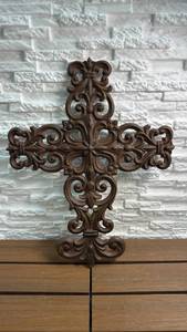 lot 92 image: Ornamental Cast Iron Cross