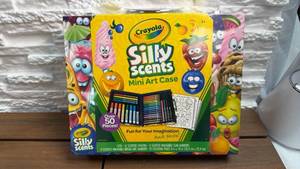 lot 101 image: Crayola Silly Scents Mini Art Case (Over 50 Pieces)