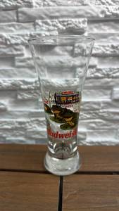 lot 127 image: Budweiser Pilsner Glass 16oz
