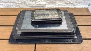 lot 135 image: Lot of 8 Smartphones & Tablets