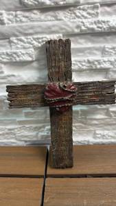 lot 173 image: Resin Cross with Heart and Scripture Text