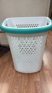 lot 185 image: Home Logic Rolling Hamper (Tilt & Roll 2-Bu 70.52L)