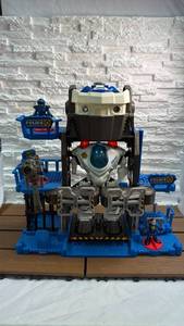 lot 193 image: Fisher-Price Playset