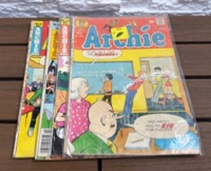 lot 201 image: Lot of 4 Archie Comics