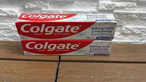 lot 235 image: Colgate Baking Soda & Peroxide Whitening Fluoride Toothpaste 4.0 oz 2-Pack