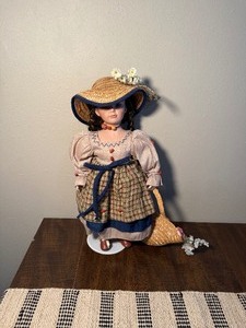 lot 250 image: Vintage Doll - In great shape