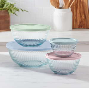 lot 172 image: Pyrex Glass Mixing Bowls with Lids 8 Piece Set - Retail $23