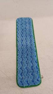 lot 10792 image: Rubbermaid HYGEN 18in Microfiber Damp Mop Head, 12 Pack