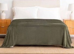 lot 10853 image: Deep Ivy Queen Blanket